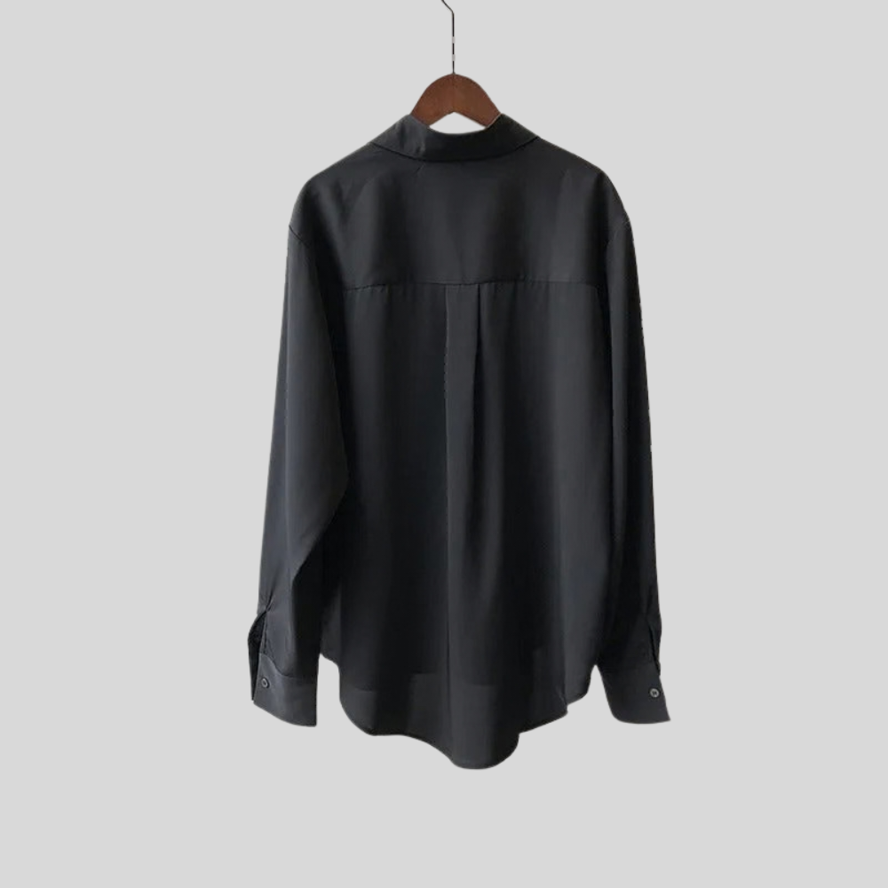 Minimal Buttoned Blouse