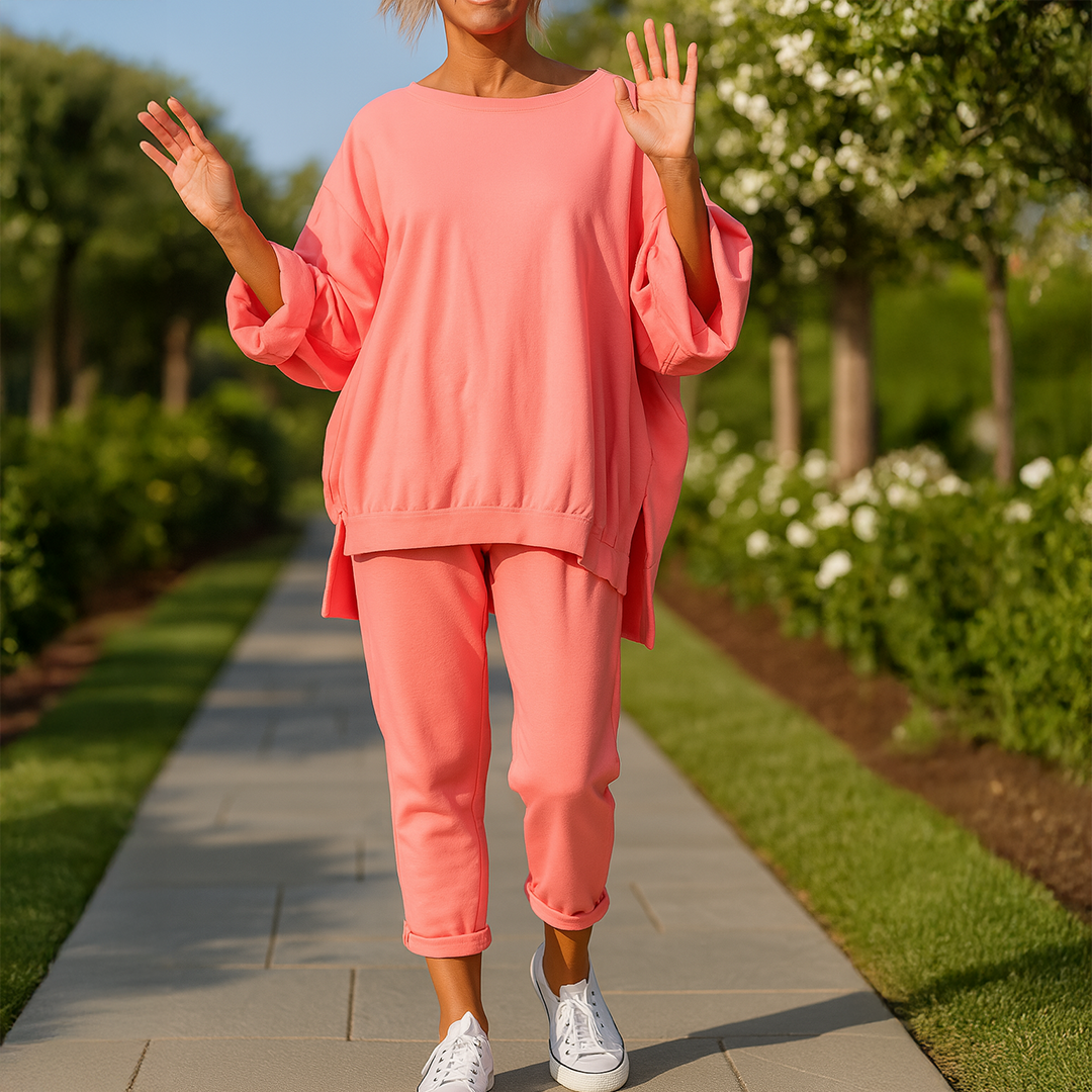 Chic Sweatshirt and Sweatpants Set for Effortless Style and Comfort 0