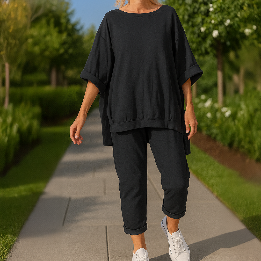Chic Sweatshirt and Sweatpants Set for Effortless Style and Comfort 2