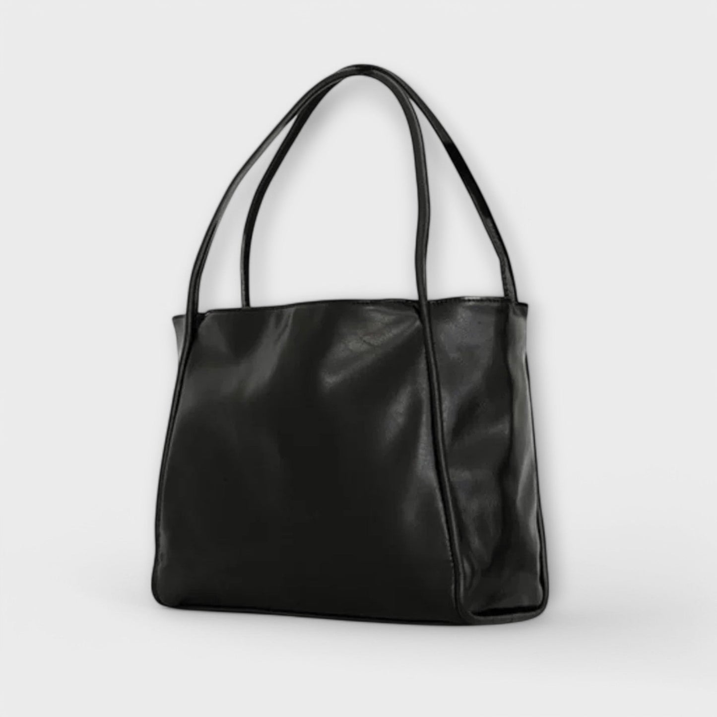 Classic Everyday Carry Handbag with Spacious Design for Effortless Summer Style 1