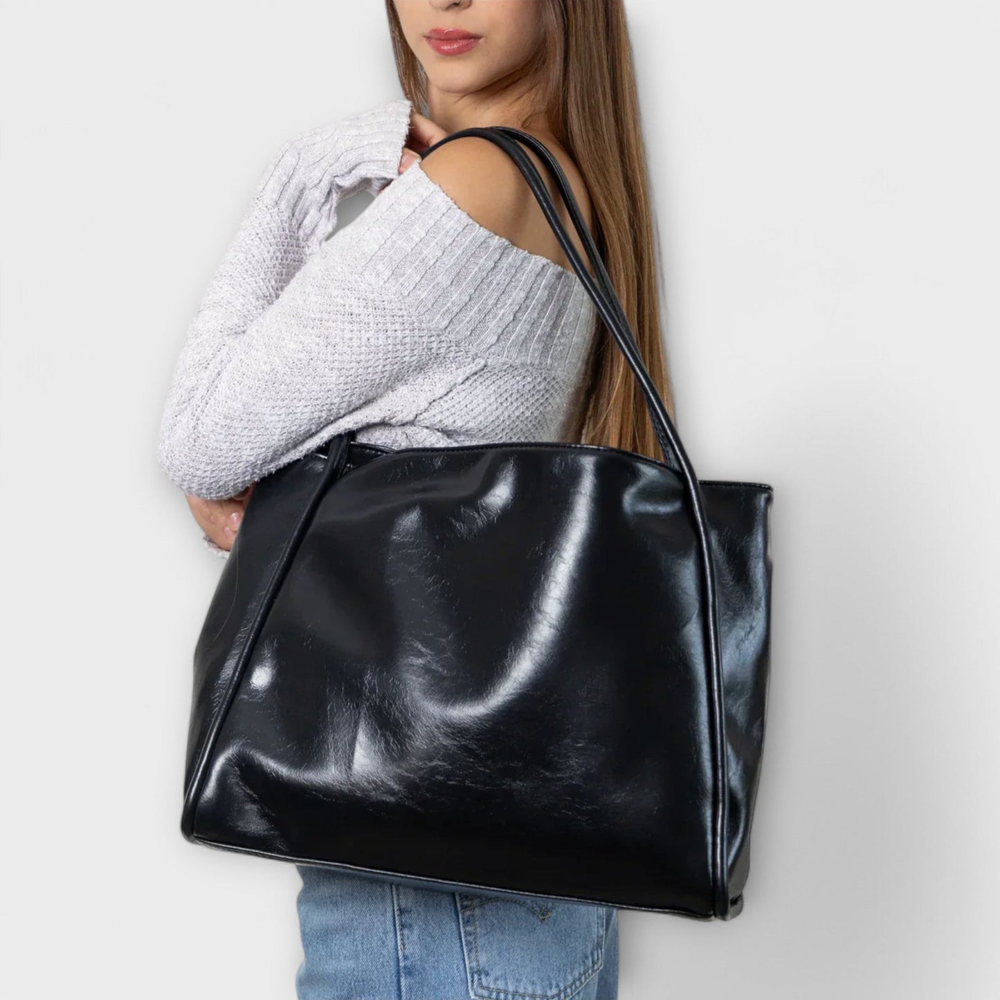 Classic Everyday Carry Handbag with Spacious Design for Effortless Summer Style 2