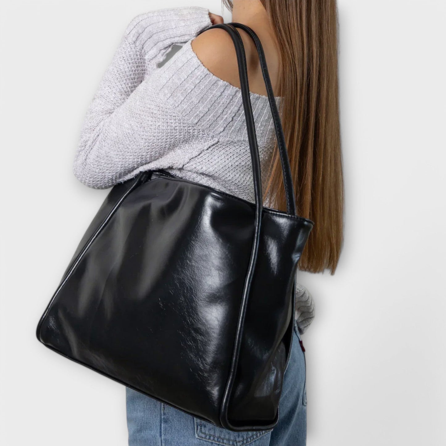 Classic Everyday Carry Handbag with Spacious Design for Effortless Summer Style 3