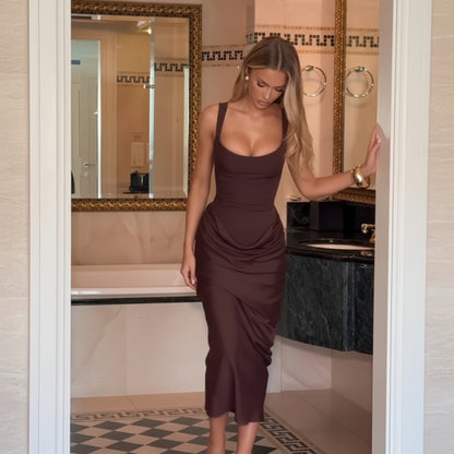 Elegant Maxi Dress with Modern Pleated Design for Summer Events 4