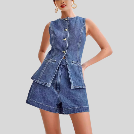 Casual Sleeveless Outfit