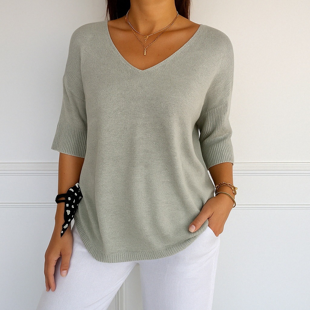 V-Neck Short Sleeve Women's Sweater in Lightweight Fabric for Effortless Summer Style 2